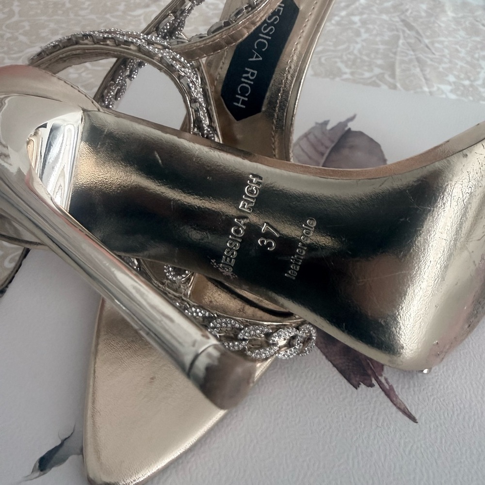 Jessica Rich Gold Crystal-Strap Stiletto 👠